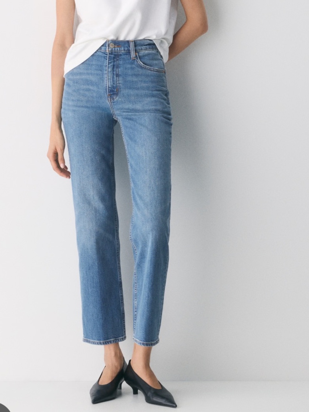 Denim Forum The Arlo Hi-Rise Straight Jean. 28